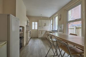 Kitchen Diner- click for photo gallery